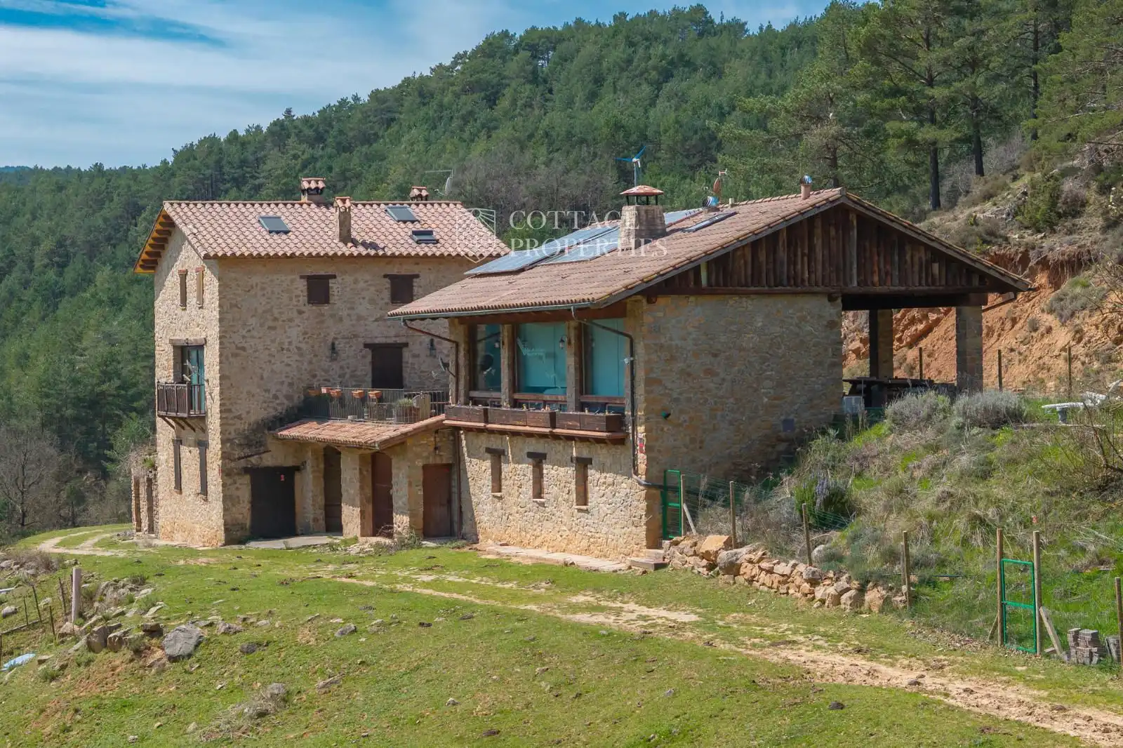 Außenansicht von Country house zum Verkauf in Ripoll