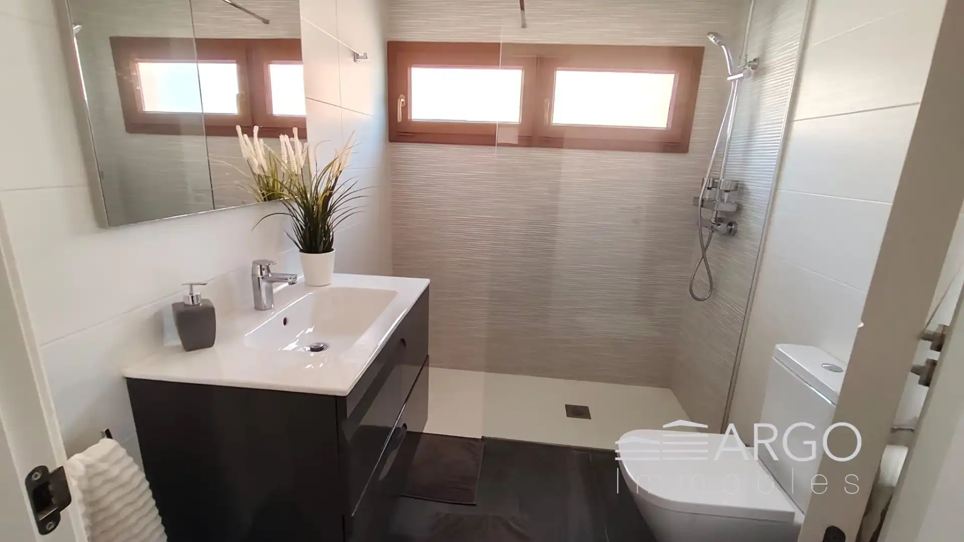 Baño de Casa o chalet en venta en Vallromanes con Aire acondicionado, Calefacción y Jardín privado