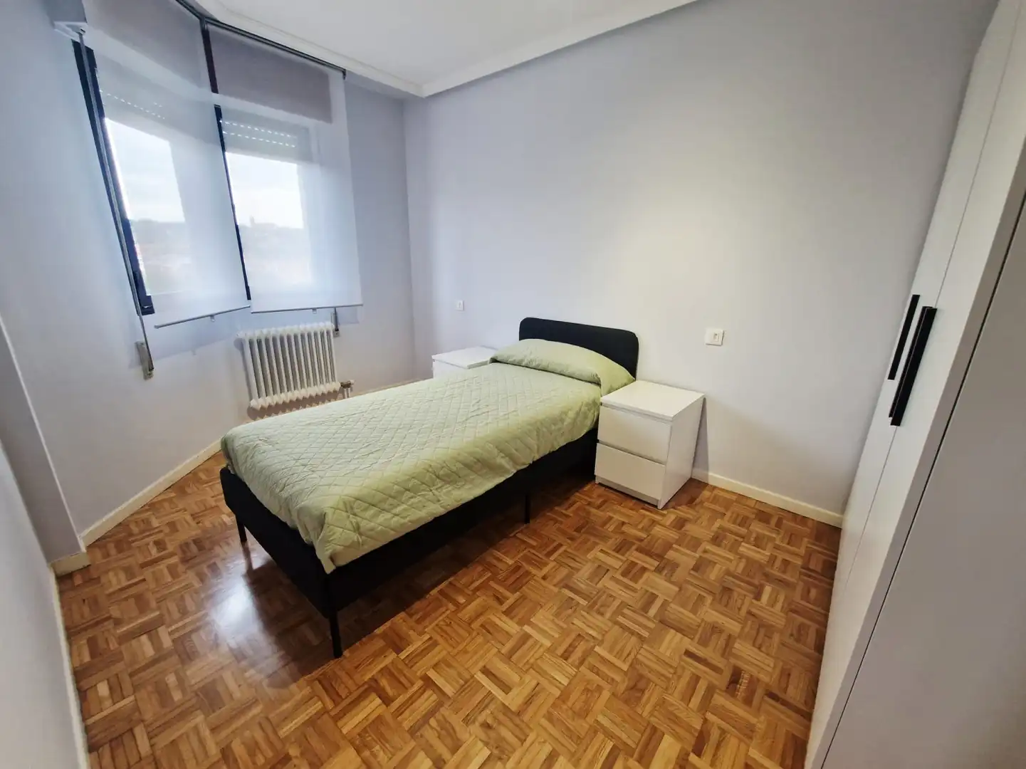 Schlafzimmer von Wohnung zur Miete in Castrillón mit Heizung und Parkett