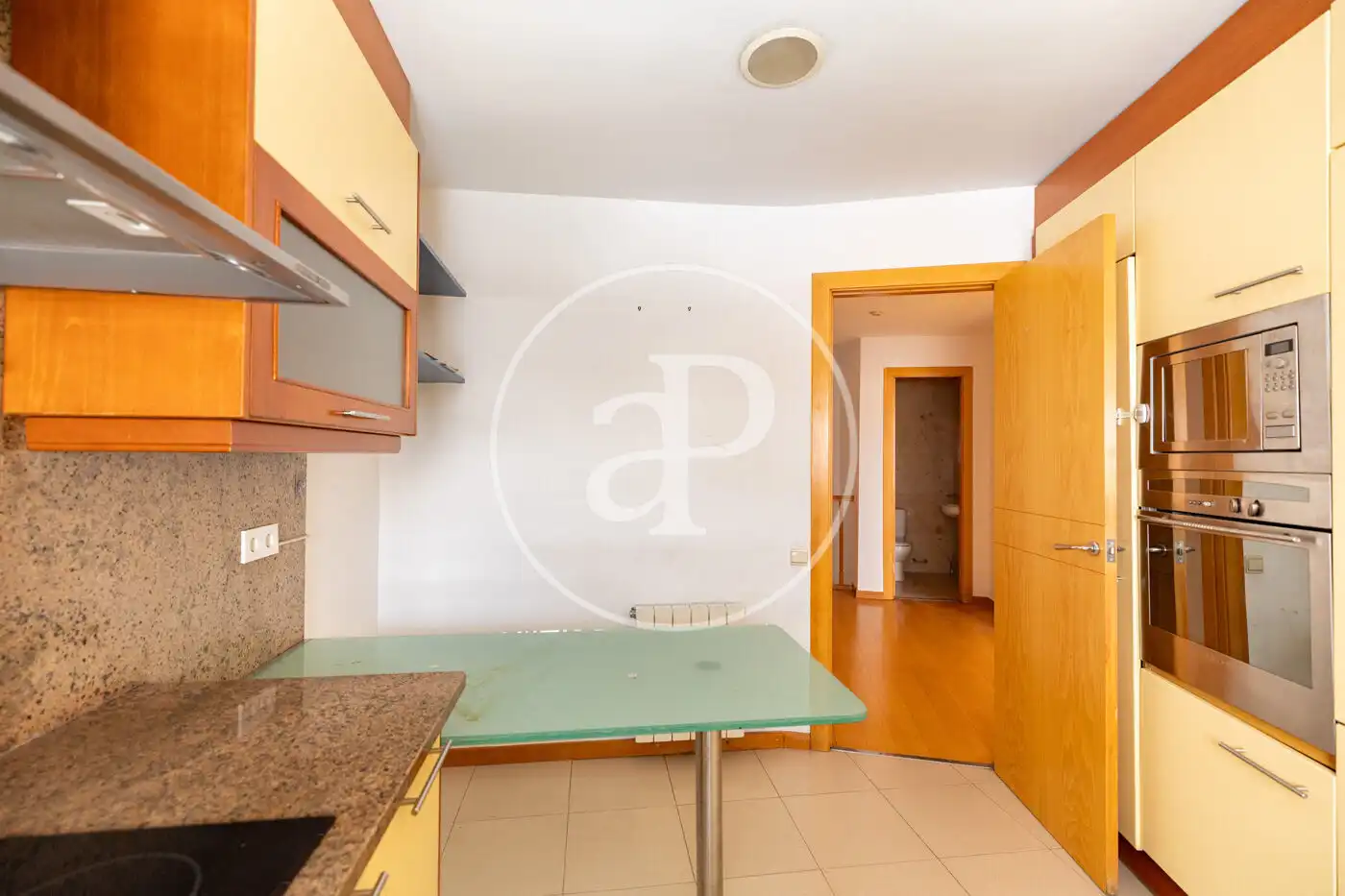 Cocina de Piso en venta en Barcelona con Aire acondicionado y Calefacción
