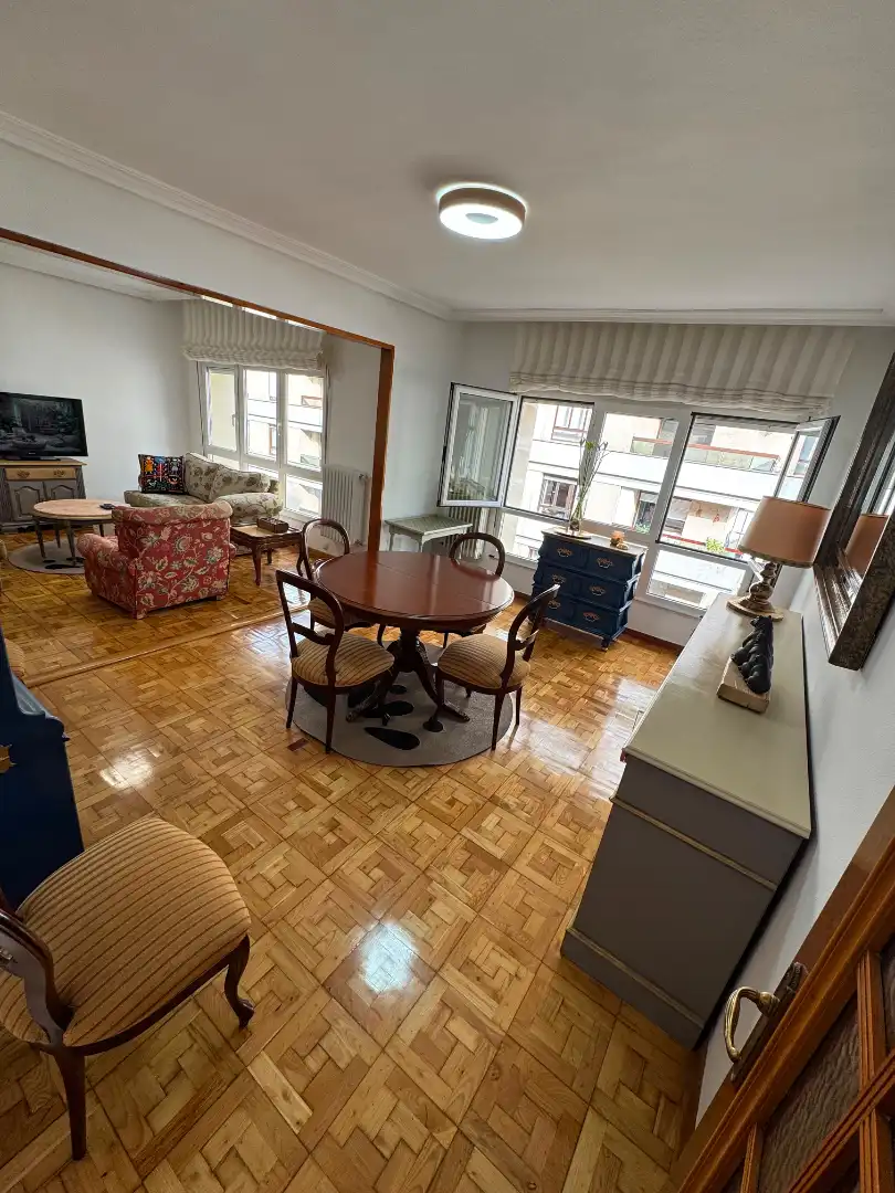 Esszimmer von Wohnung zur Miete in Oviedo  mit Heizung, Parkett und Möbliert