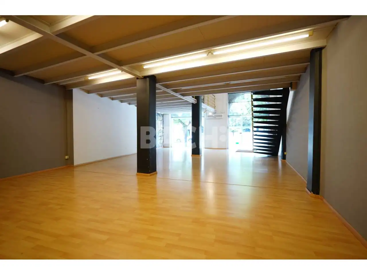 Commercial properties for rent in Vic