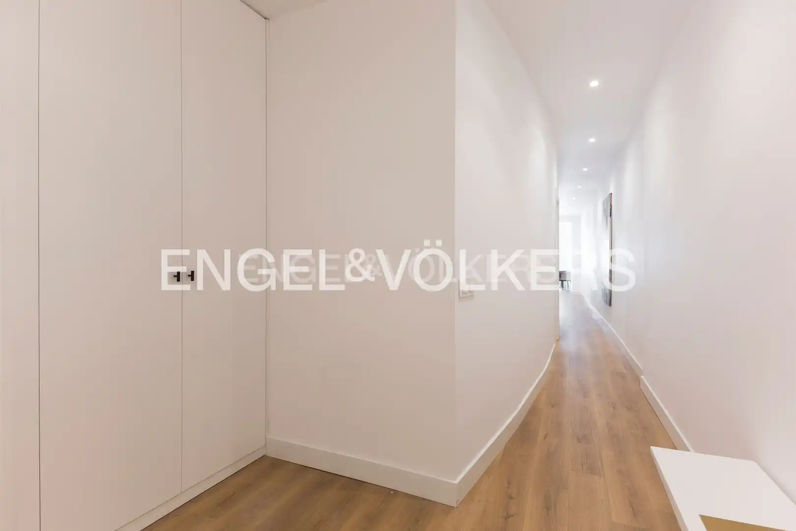 Flat for sale in Madrid  with Air Conditioner, Heating and Balcony