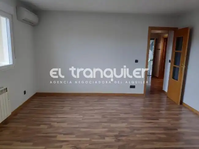 Sala d'estar de Pis en venda en Madrid amb Aire condicionat