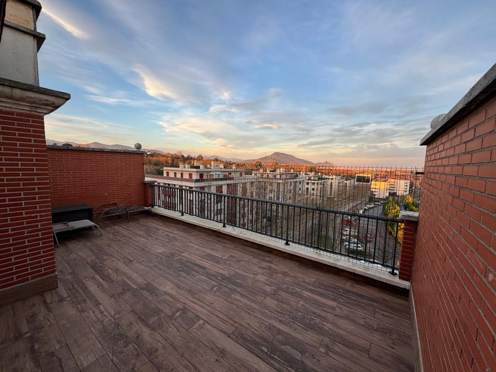 Duplex for rent in Centro Urbano - Hirigunea