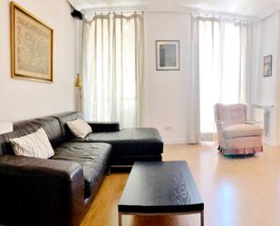 Sala d'estar de Pis de lloguer en  Madrid Capital amb Calefacció, Moblat i Forn