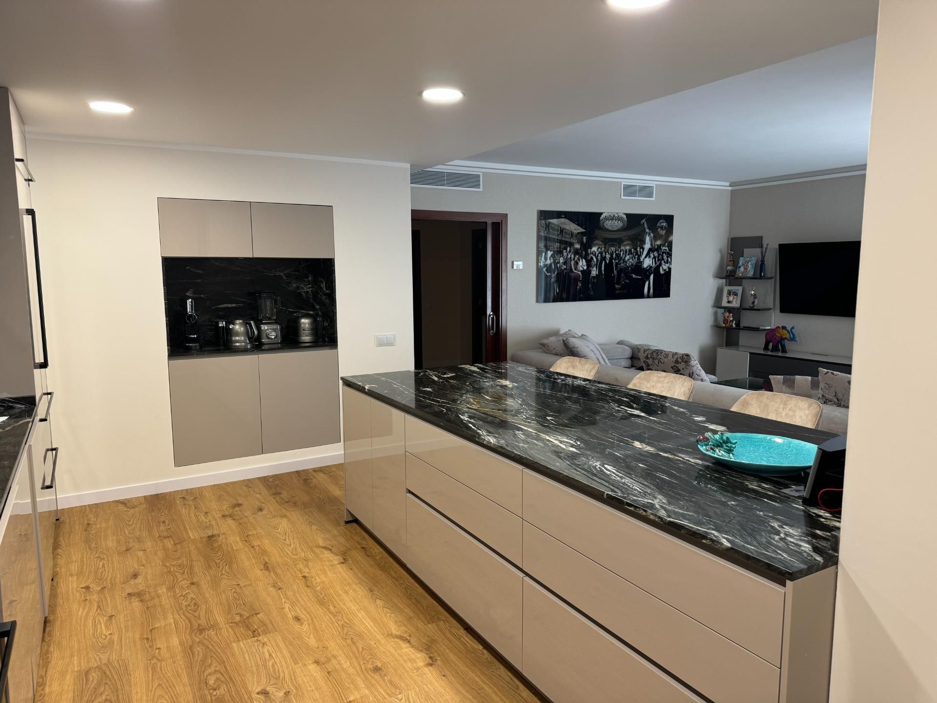 Cuina de Apartament en venda en Calvià amb Aire condicionat, Calefacció i Jardí privat