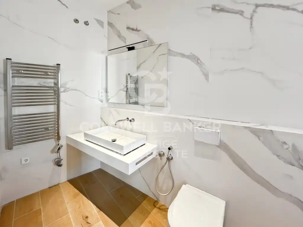 Badezimmer von Wohnung zur Miete in Barcelona mit Klimaanlage