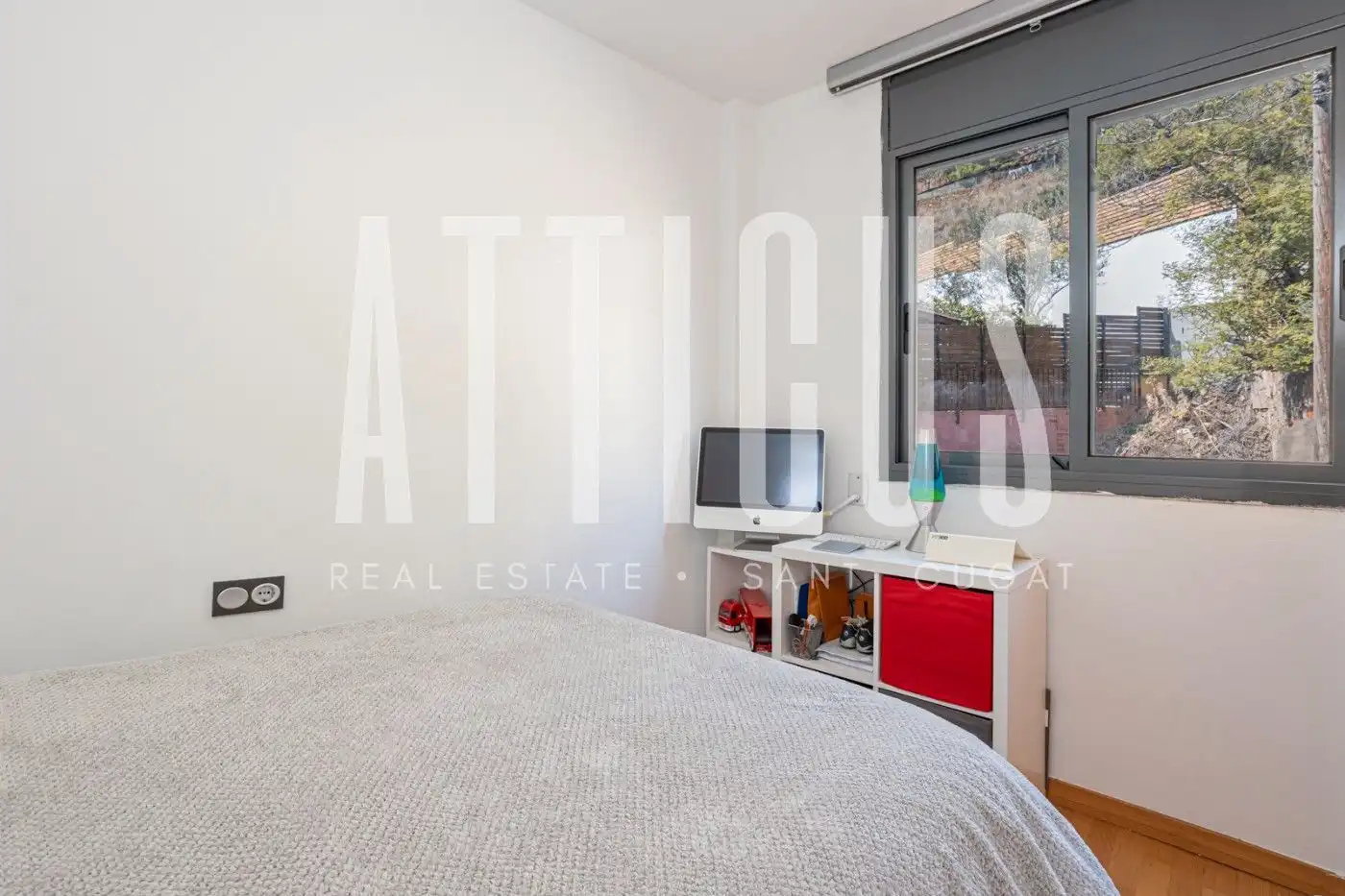 Dormitori de Casa adosada en venda en Barcelona amb Aire condicionat, Calefacció i Parquet