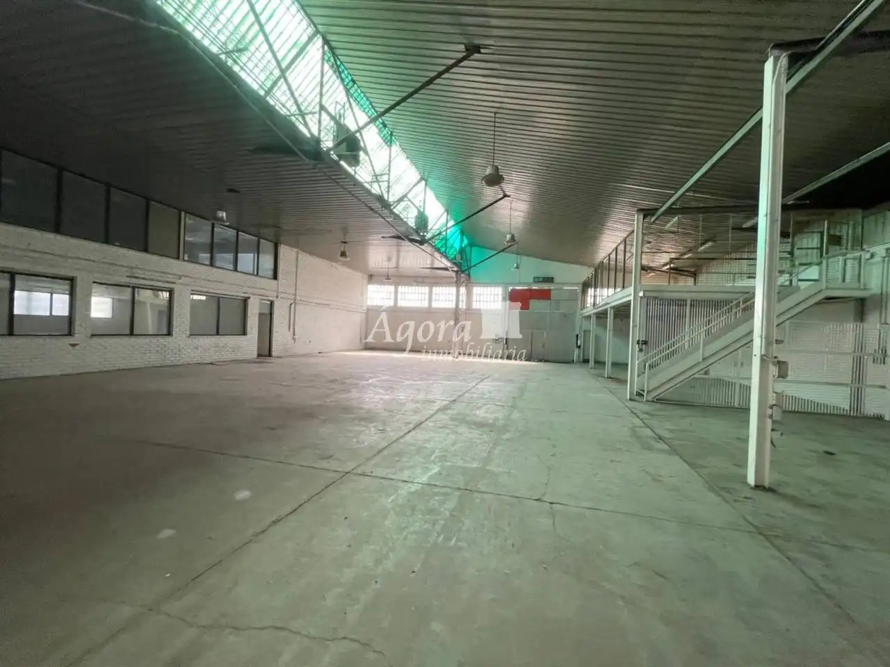 Fabrikhallen zum Verkauf in Valladolid mit Heizung