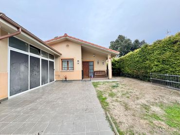 Xalet amb jardí en venda a Libertad Kalea