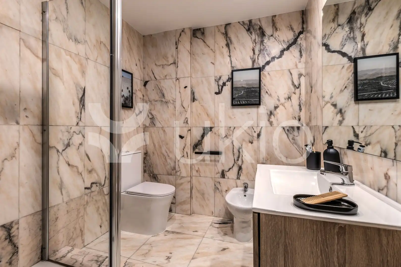 Badezimmer von Wohnungen zur Miete in Madrid mit Klimaanlage, Ofen und Waschmaschine