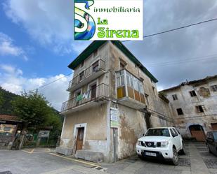 Exterior view of Single-family semi-detached for sale in Castro-Urdiales  with Balcony