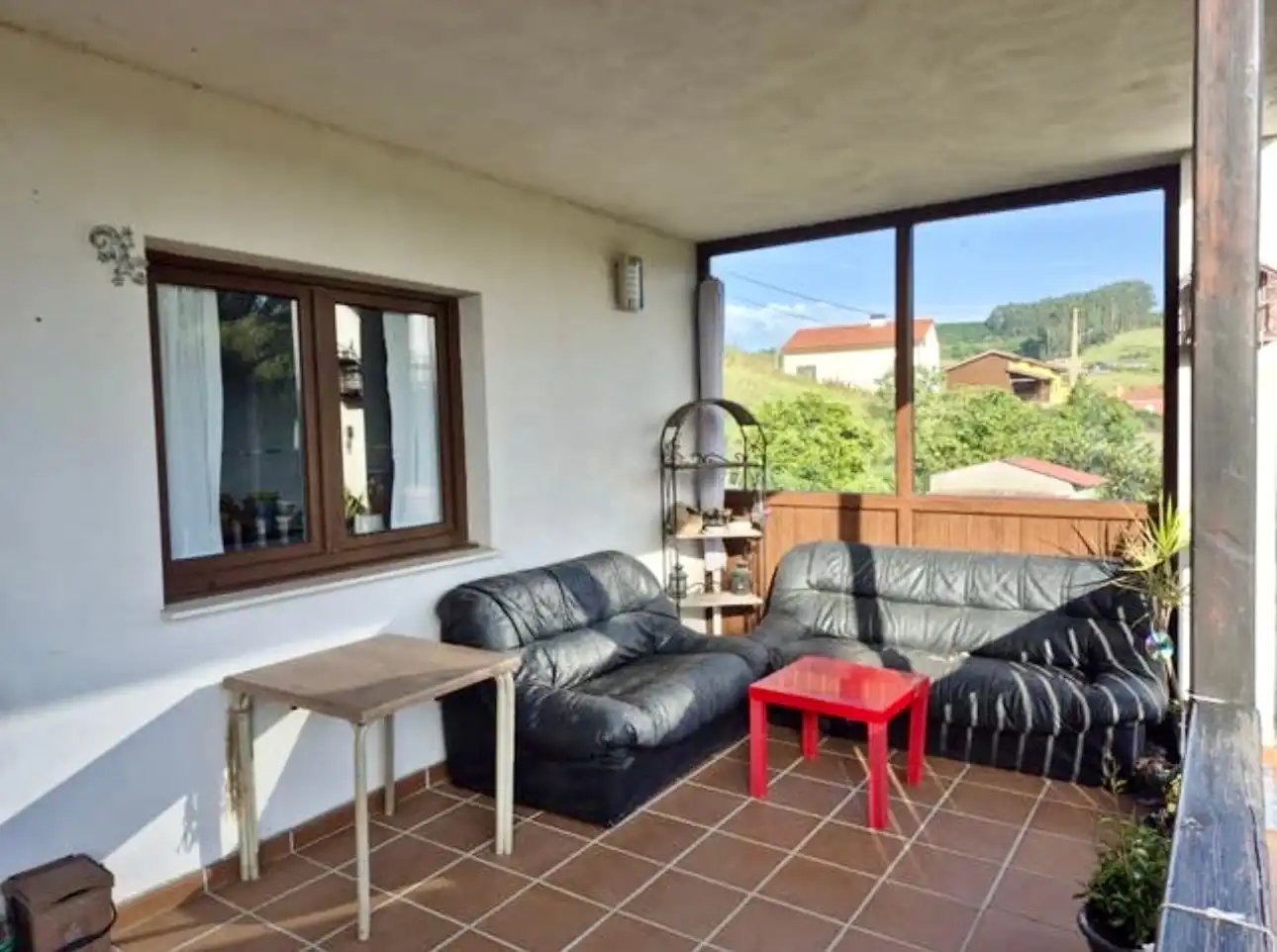 Terrassa de Casa o xalet en venda en Avilés amb Jardí privat, Terrassa i Moblat