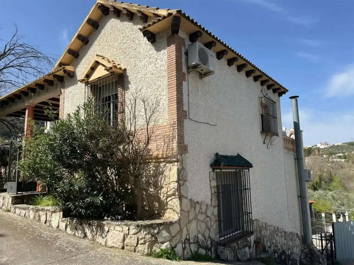 Chalet en venta en Almedinilla
