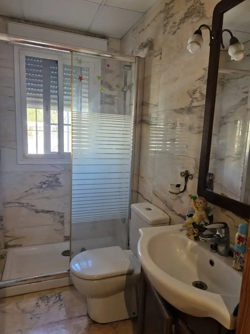 Badezimmer von Haus oder Chalet zum Verkauf in Motril mit Privatgarten und Terrasse