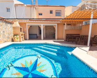 Piscina de Casa o xalet en venda en Orihuela amb Aire condicionat, Jardí privat i Terrassa