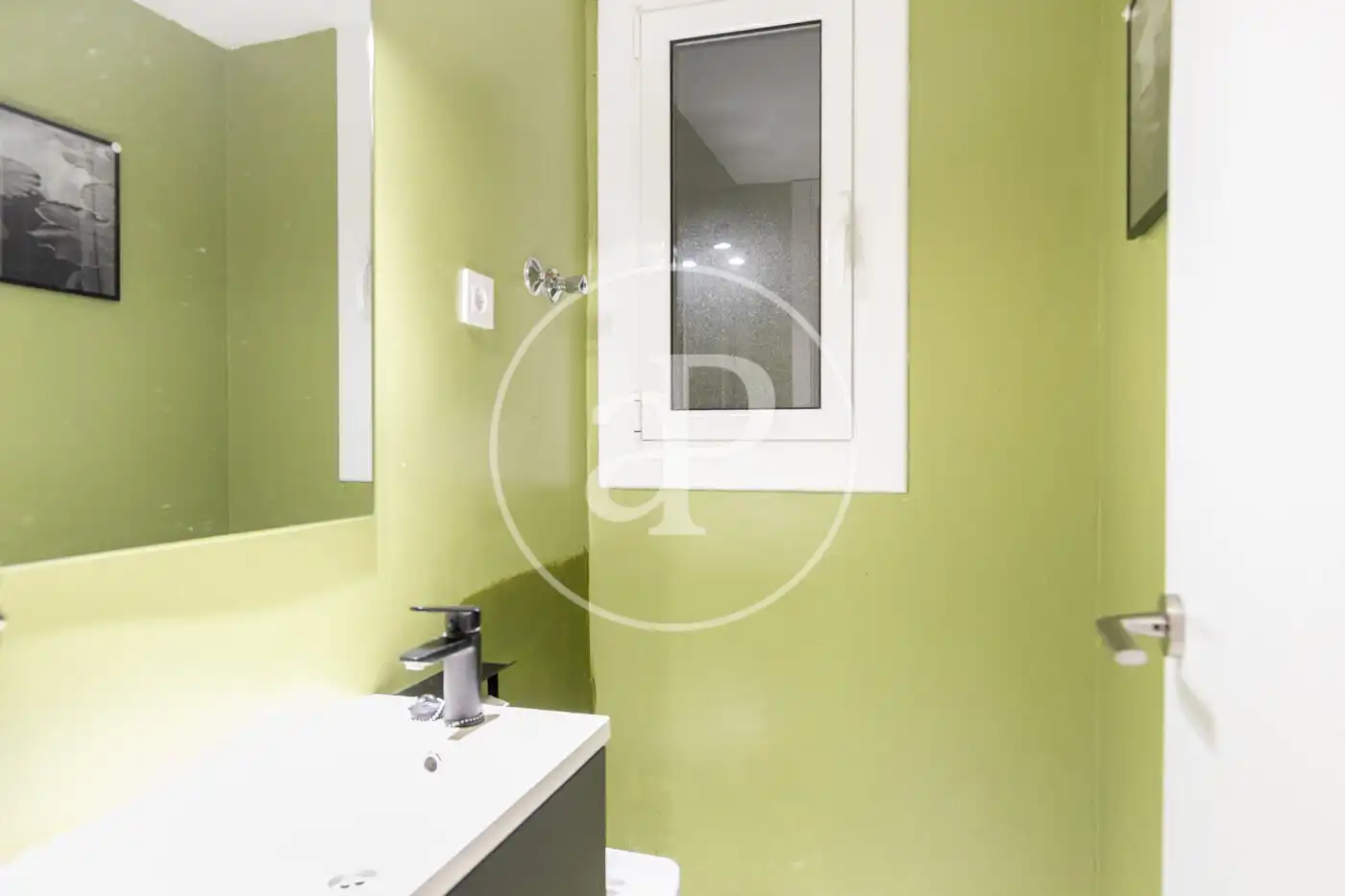 Badezimmer von Wohnung zum Verkauf in Barcelona mit Heizung