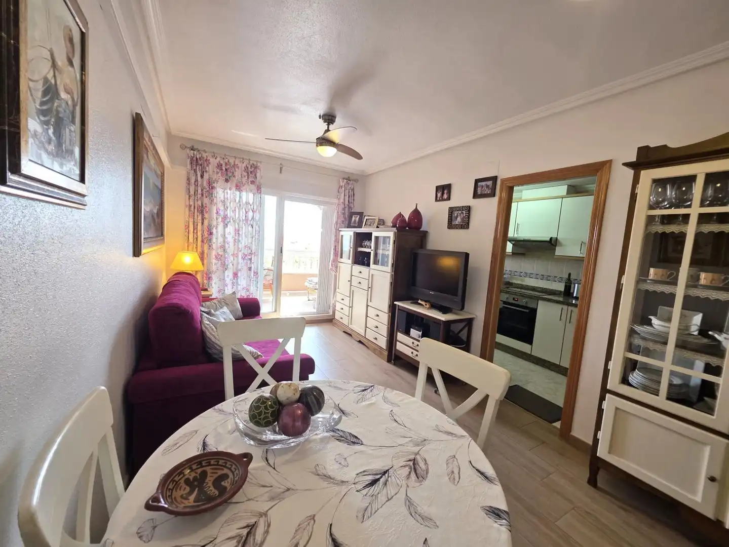 Wohnzimmer von Dachboden zum Verkauf in Santa Pola mit Klimaanlage, Terrasse und Abstellraum