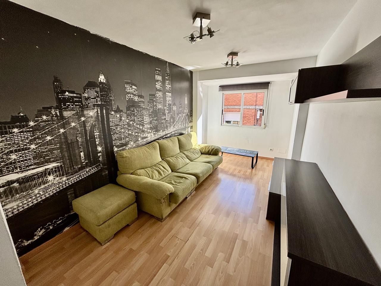 Living room of Flat for sale in  Zaragoza Capital  with Air Conditioner, Heating and Furnished