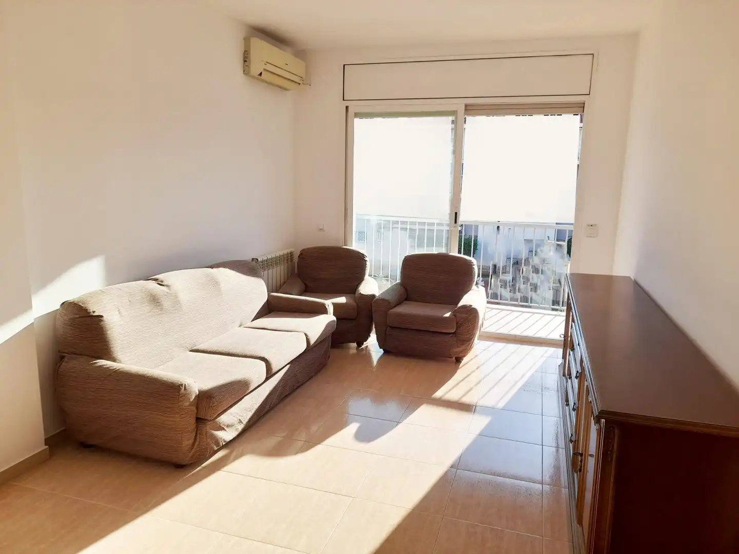 Living room of Flat for rent in Premià de Mar  with Air Conditioner, Heating and Balcony