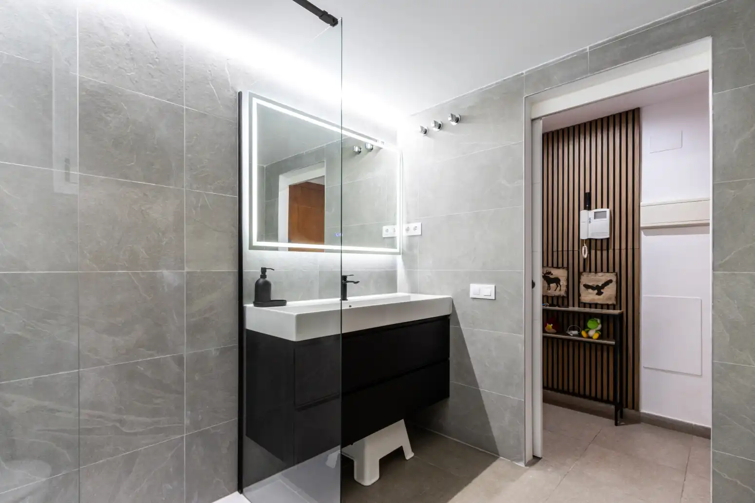 Badezimmer von Wohnung zum Verkauf in Terrassa mit Heizung und Privatgarten