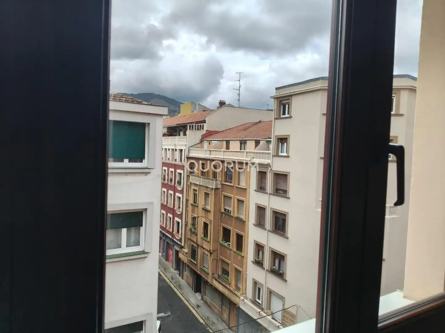 Außenansicht von Wohnung zum Verkauf in Bilbao  mit Heizung