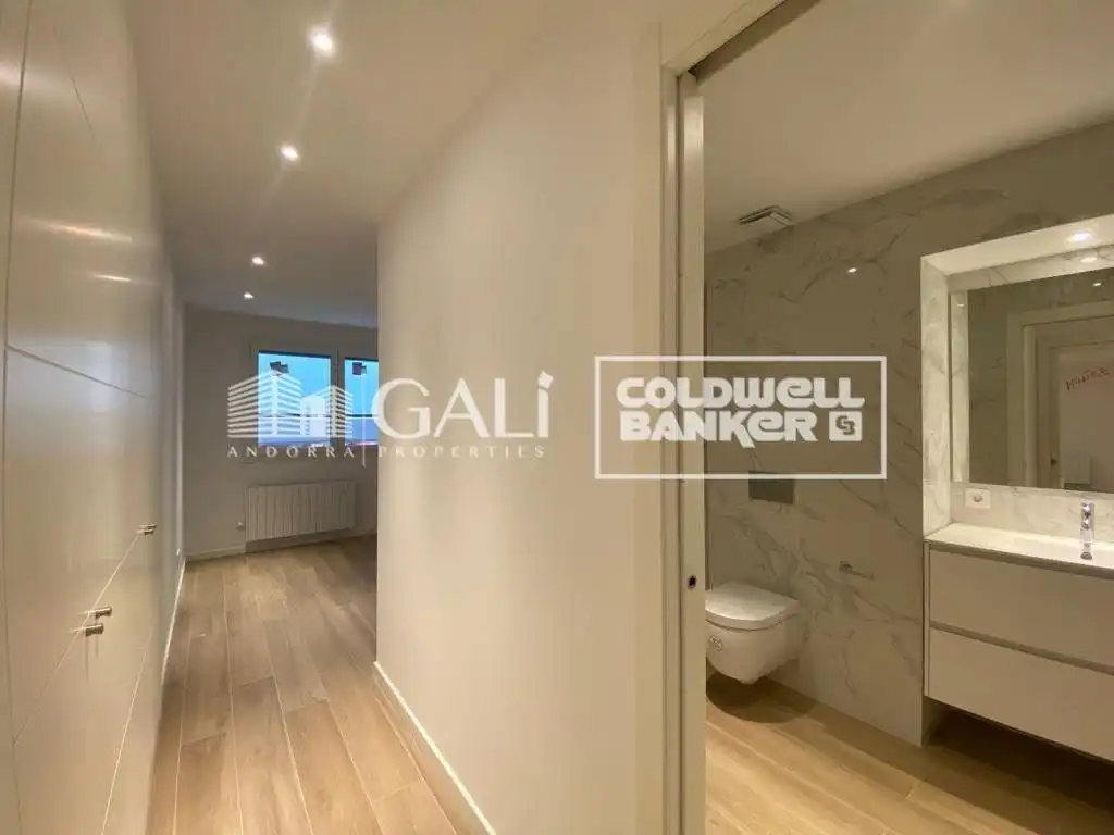 Piso de 3 habitaciones en alquiler en Escaldes-Engordany · 11 de 59