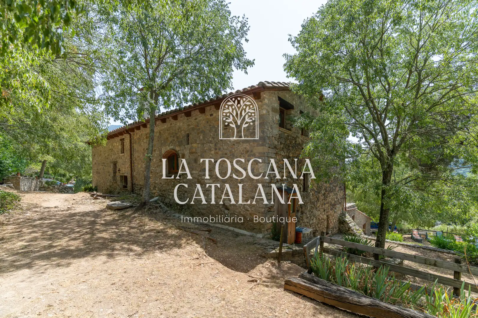 Vista exterior de Finca rústica en venta en Sales de Llierca con Aire acondicionado, Calefacción y Jardín privado