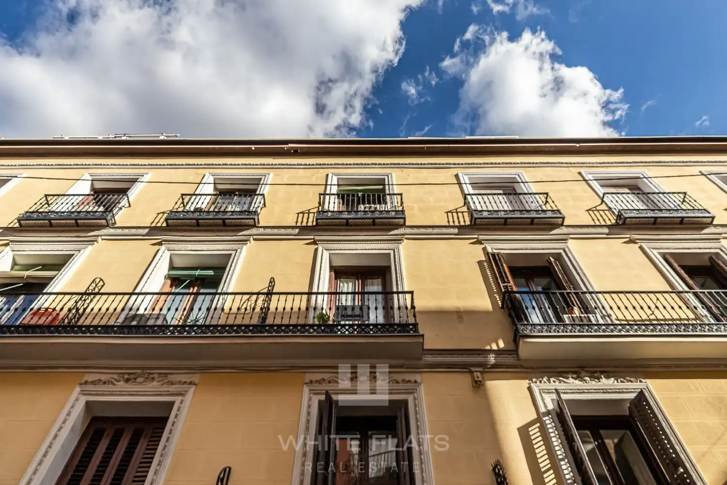 Vista exterior de Piso en venta en Madrid con Aire acondicionado y Terraza