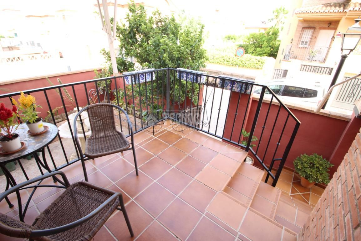 Casa adosada en venda a Híjar, Las Gabias