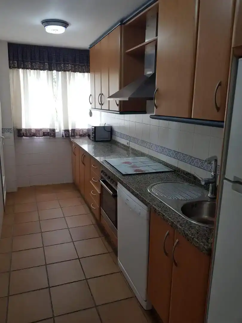 Cocina de Piso en venta en Rota con Piscina, Amueblado y Horno