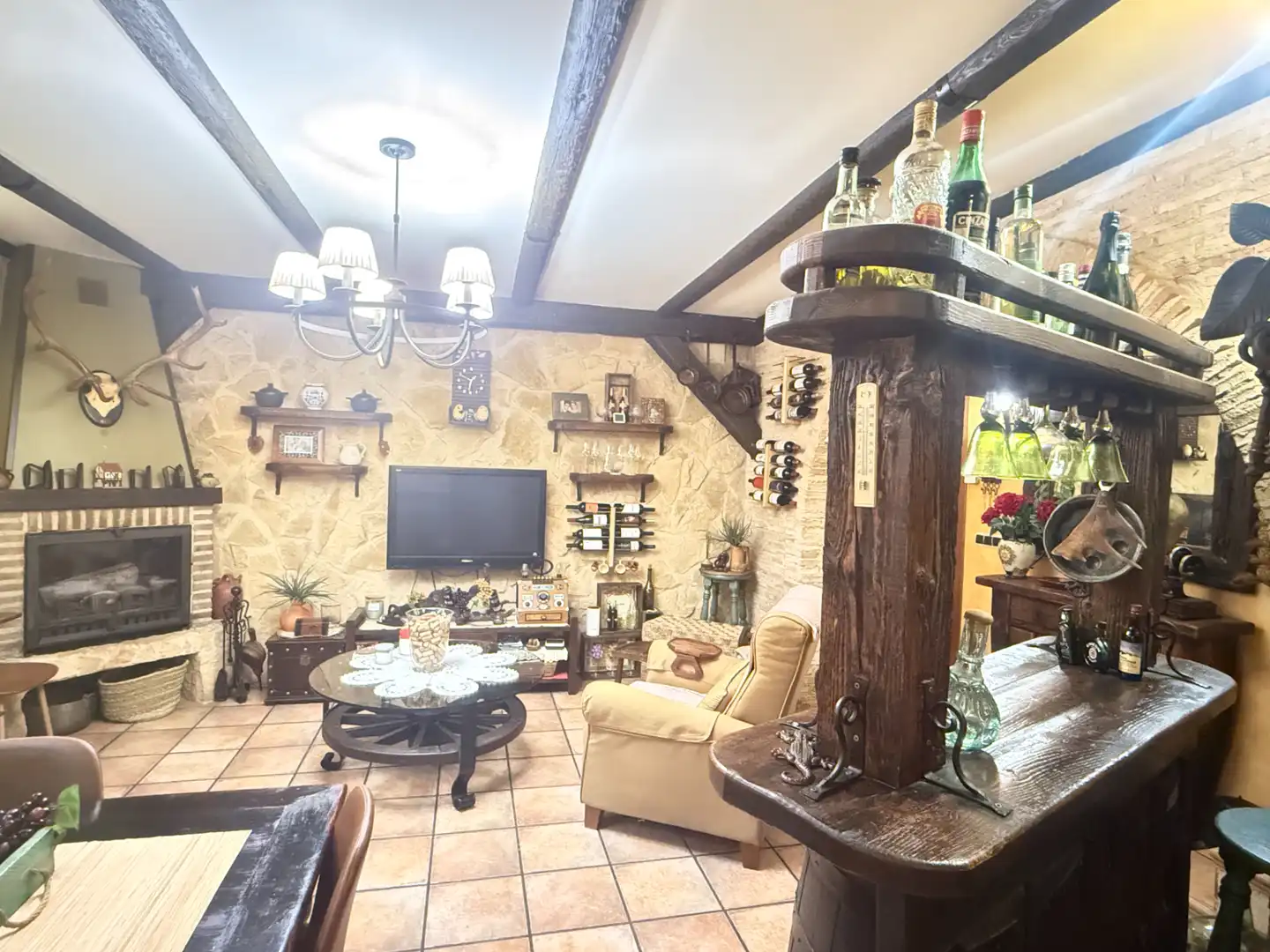 Living room of Houses for sale in Alcalá de Henares  with Air Conditioner, Heating and Private garden