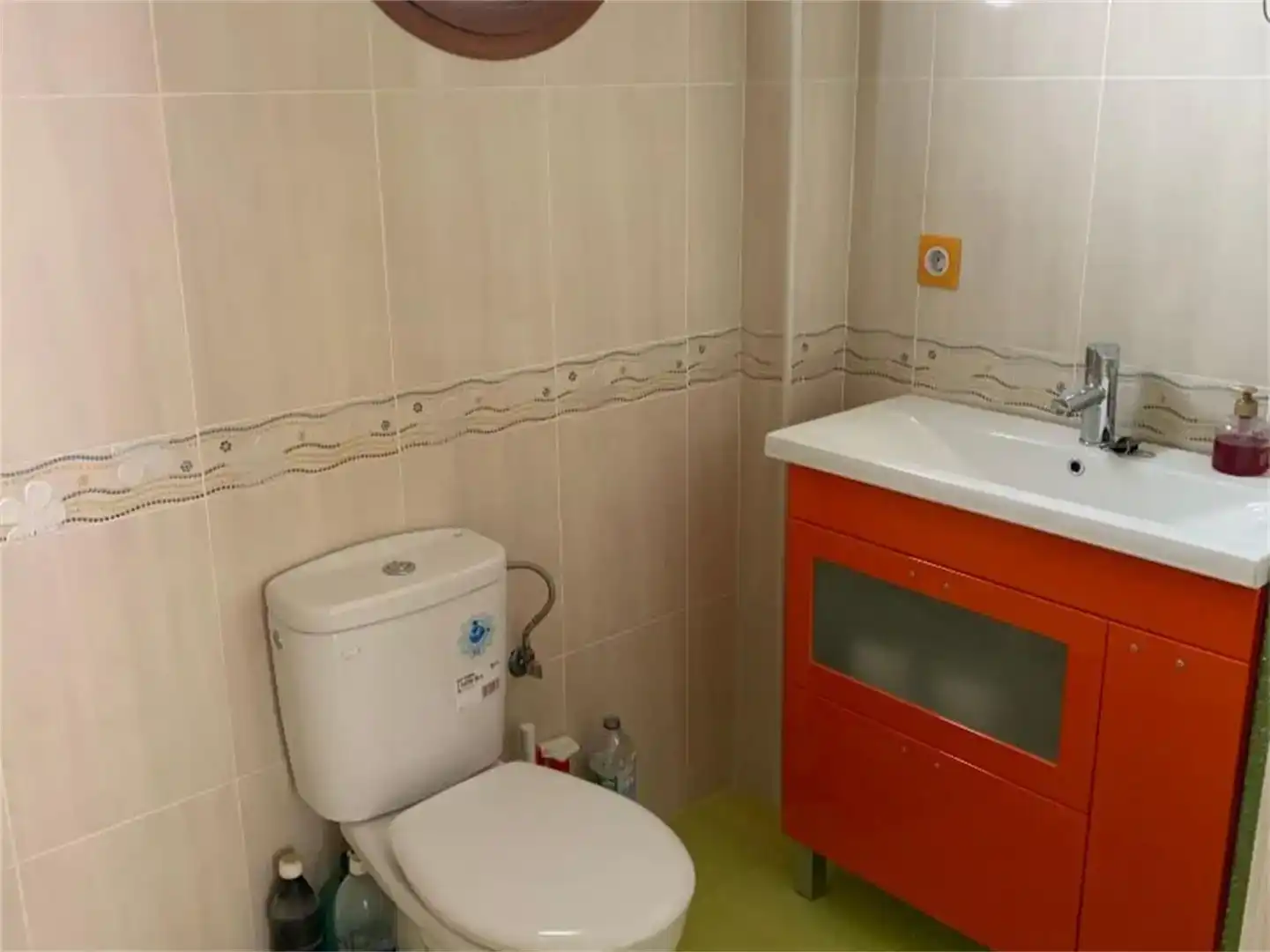 Badezimmer von Wohnung zum Verkauf in Gaibiel mit Klimaanlage und Balkon
