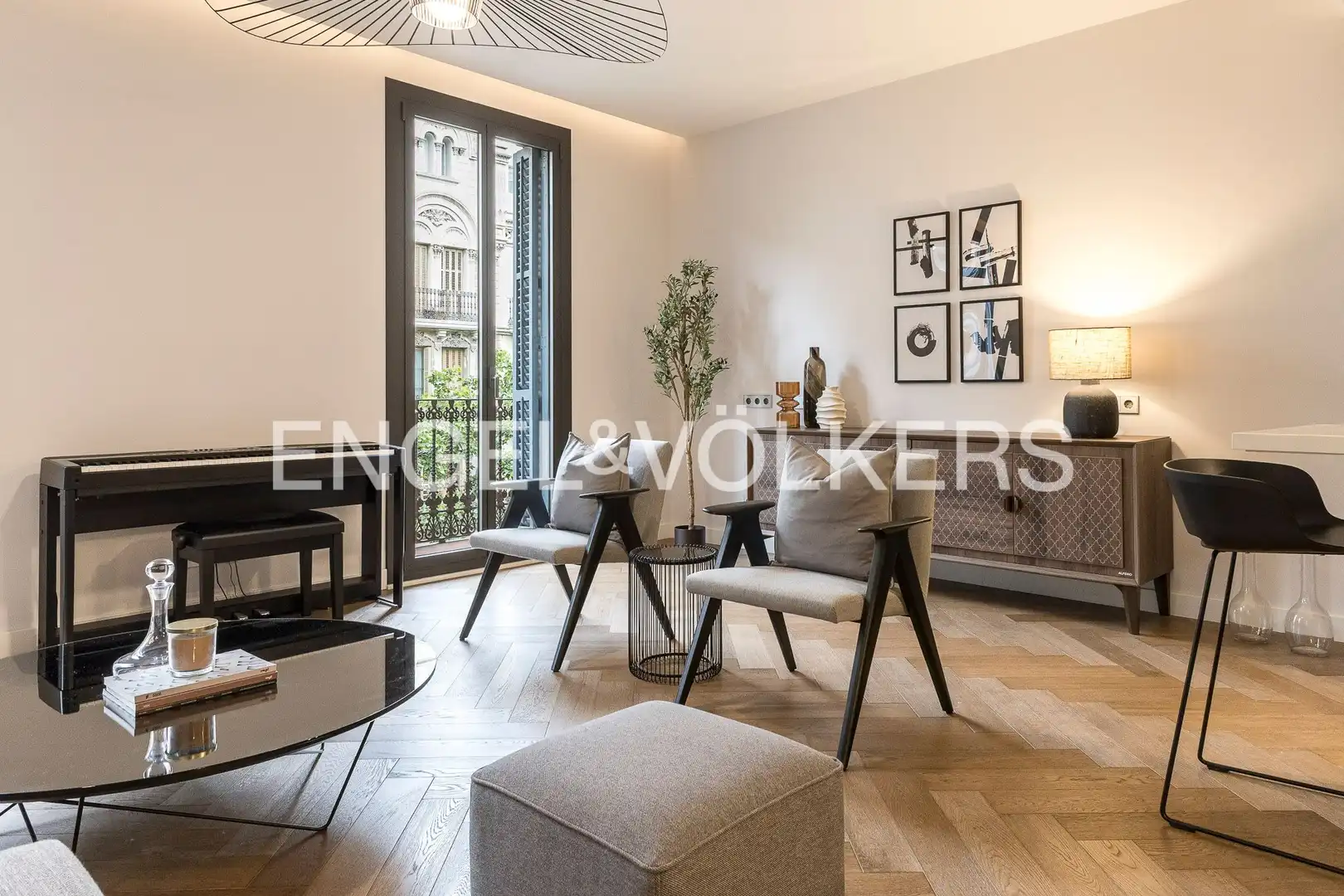 Piso con terraza en venta en Carrer d'Enric Granados, imagen 3