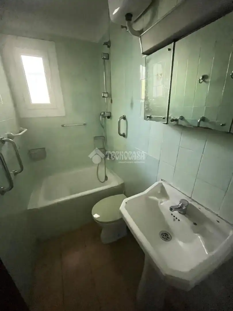 Baño de Piso en venta en Barcelona con Balcón