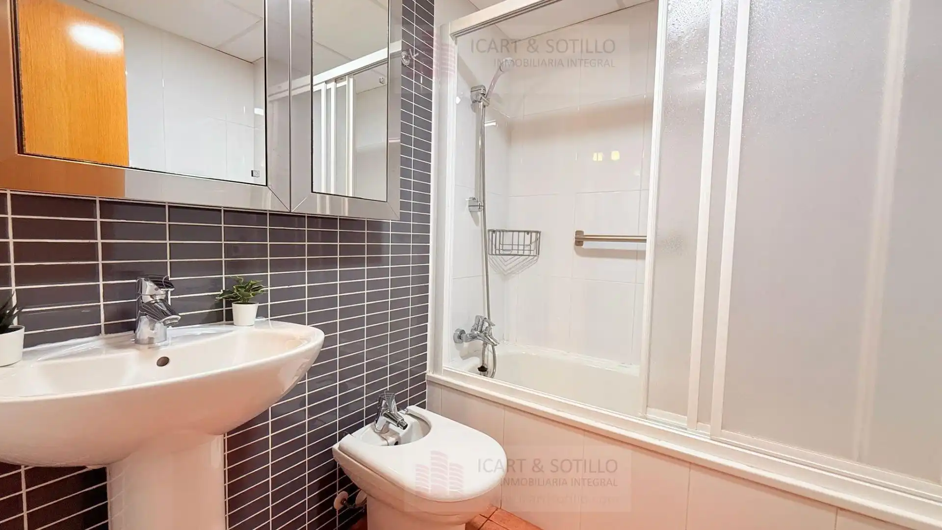 Baño de Piso en venta en Vinaròs con Aire acondicionado, Calefacción y Parquet