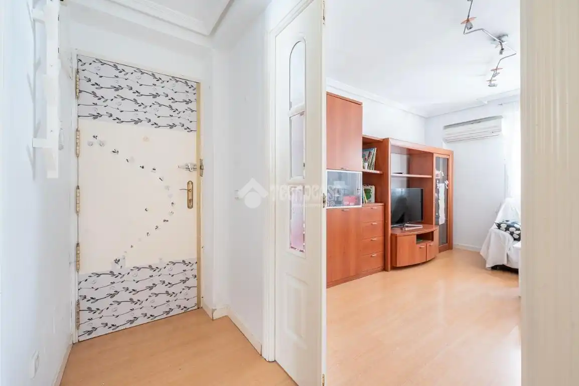 Flat for sale in Madrid  with Air Conditioner and Heating