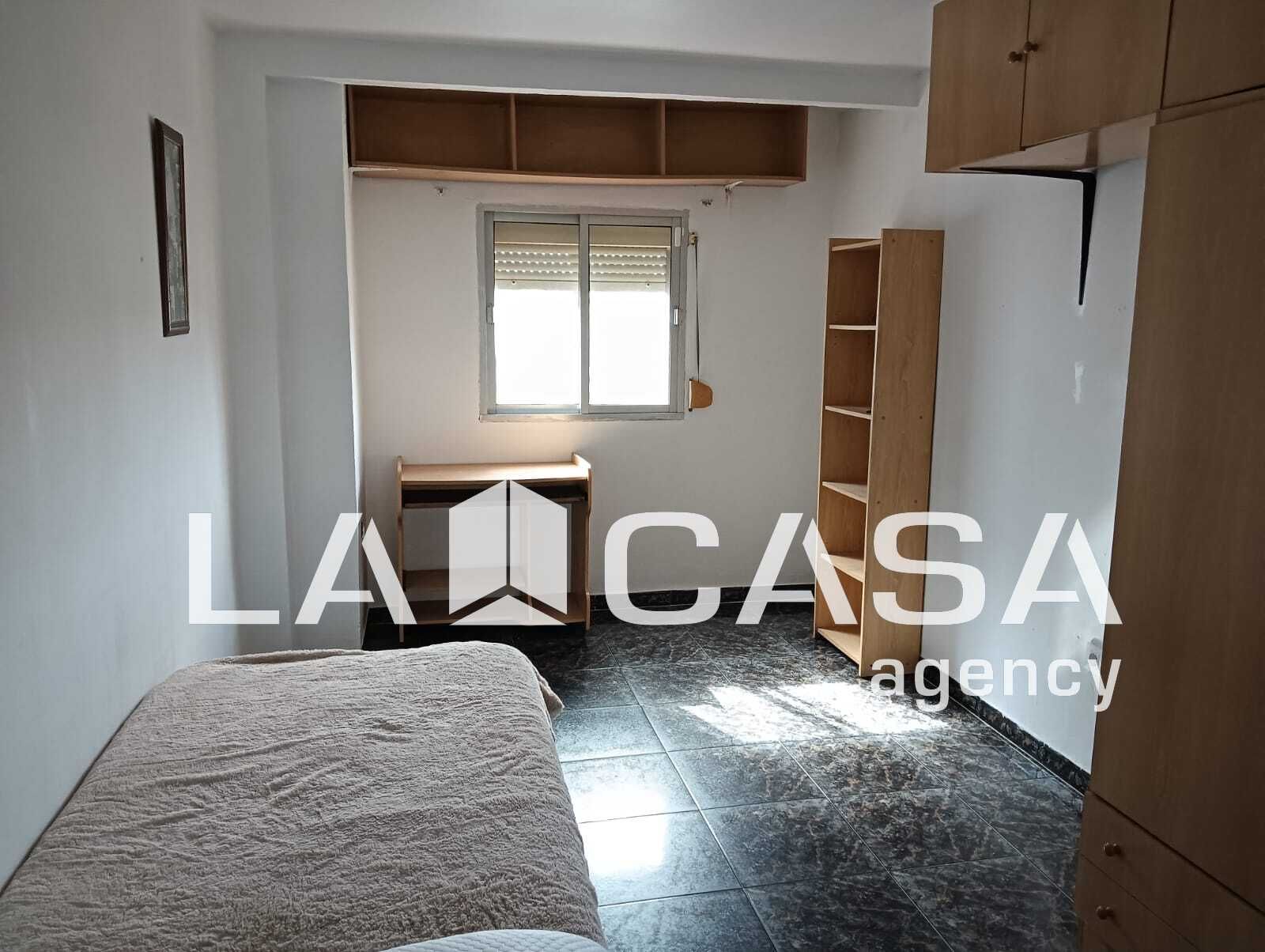 House or chalet for sale in Algeciras  with Terrace