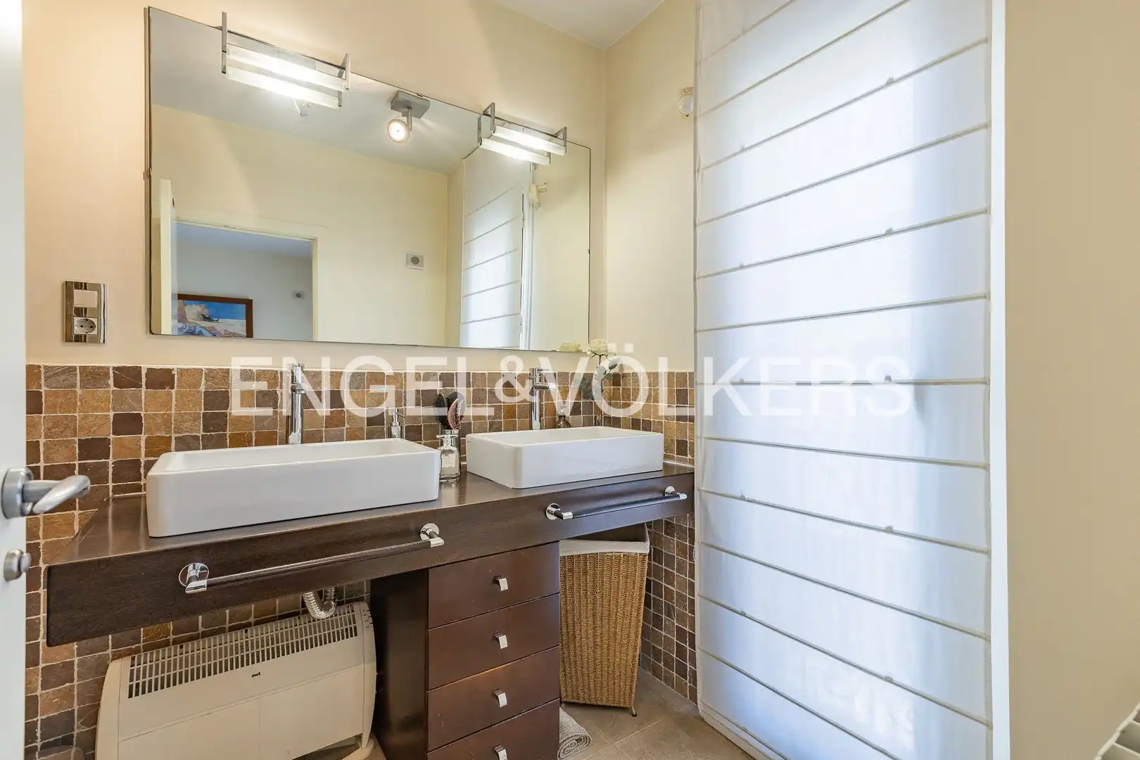 Bathroom of Attic for sale in Sabadell  with Air Conditioner, Heating and Parquet flooring