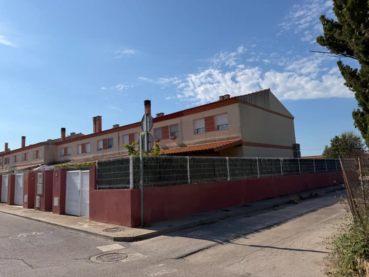 Vista exterior de Casa adosada en venda en Almazora / Almassora