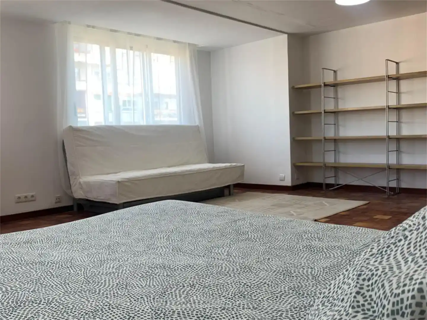Schlafzimmer von Wohnung zur Miete in León Capital  mit Balkon