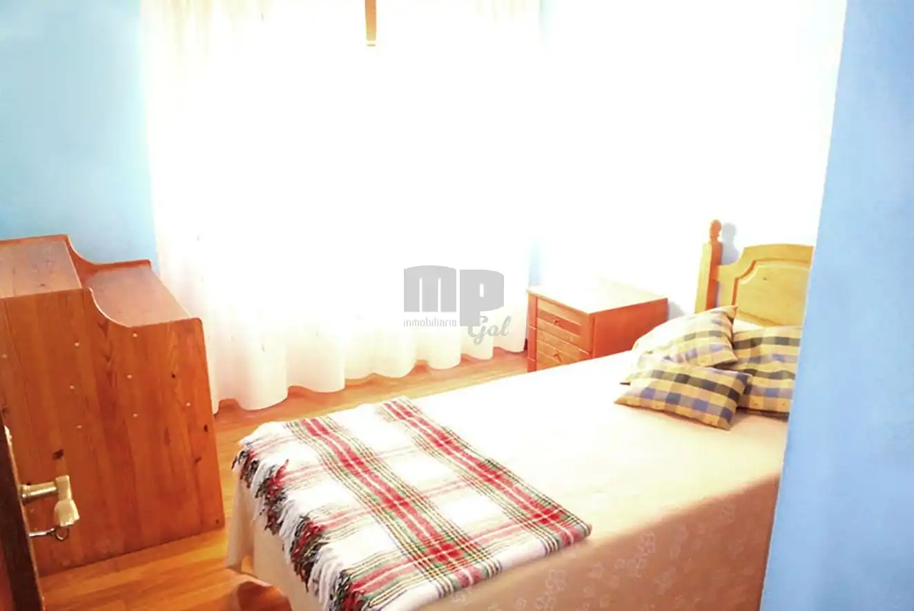 Schlafzimmer von Gebäude zum Verkauf in Vigo 