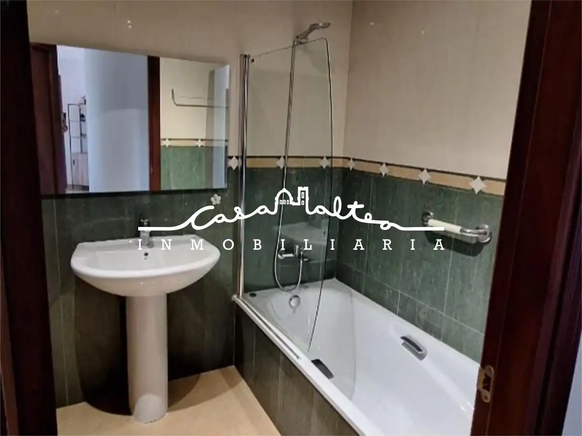 Baño de Apartamento de alquiler en Altea con Aire acondicionado, Terraza y Amueblado