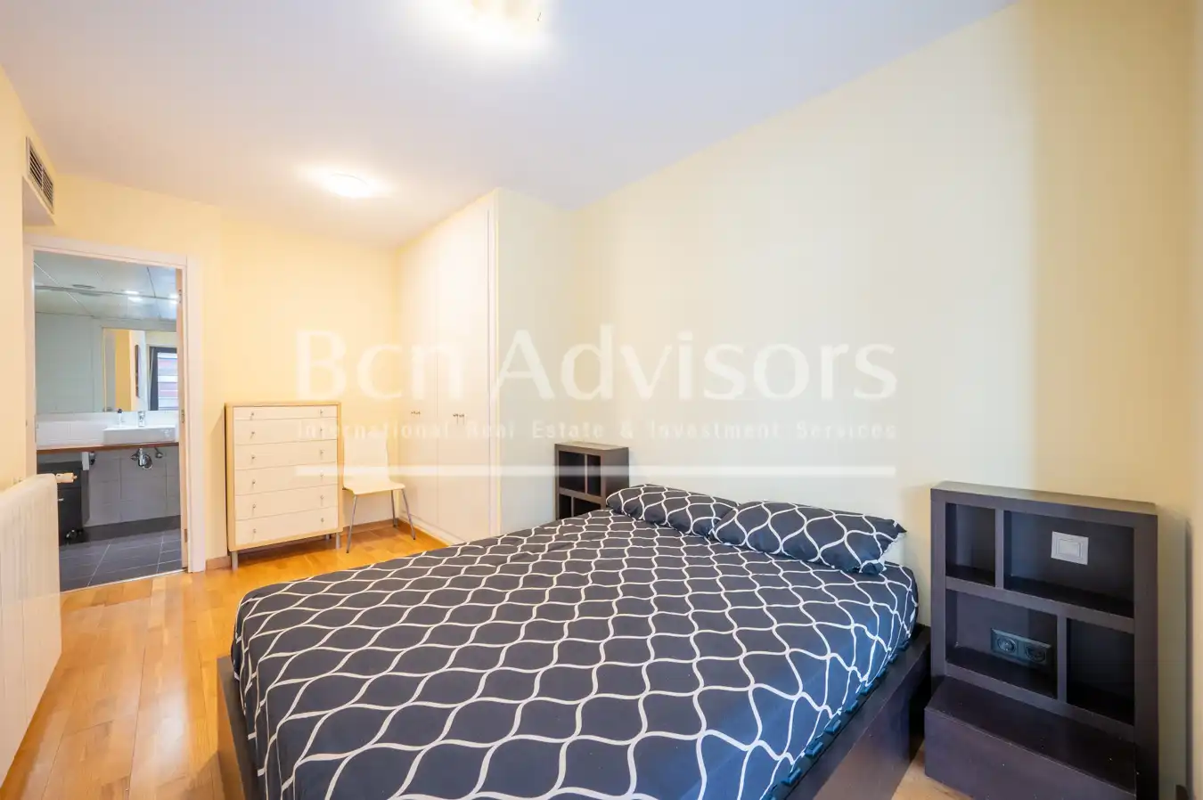 Bedroom of Flat for sale in Barcelona  with Air Conditioner, Heating and Parquet flooring