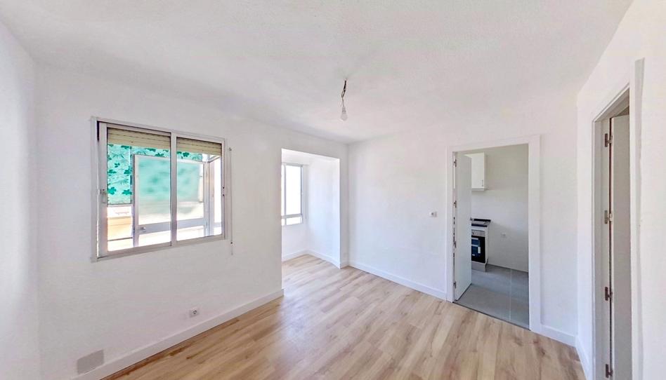 Foto 1 de Piso de alquiler en San Fermín, Madrid