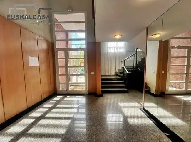 Pis en venda en Bilbao  amb Calefacció, Terrassa i Traster