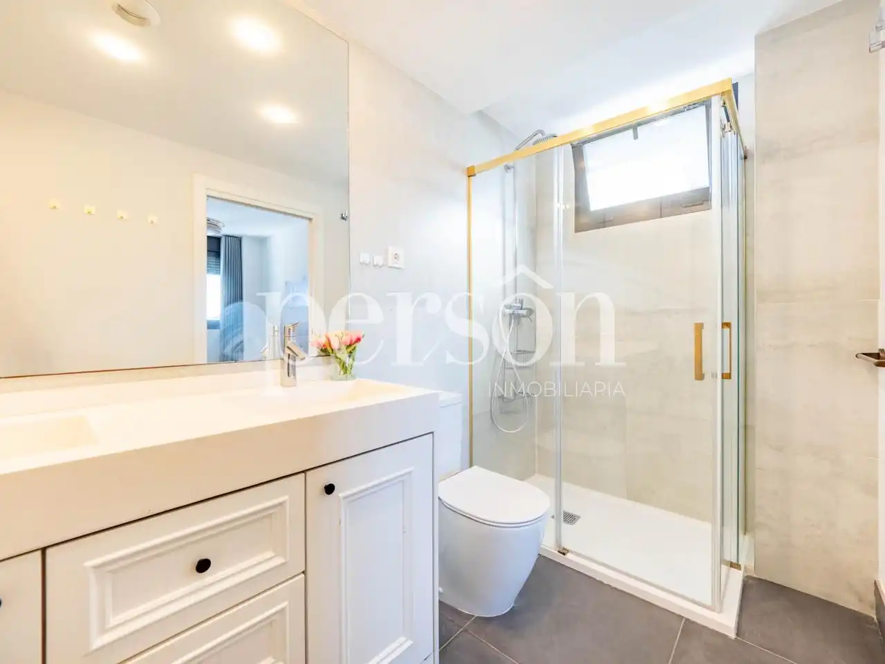Badezimmer von Wohnung zum Verkauf in Valencia mit Klimaanlage, Terrasse und Schwimmbad