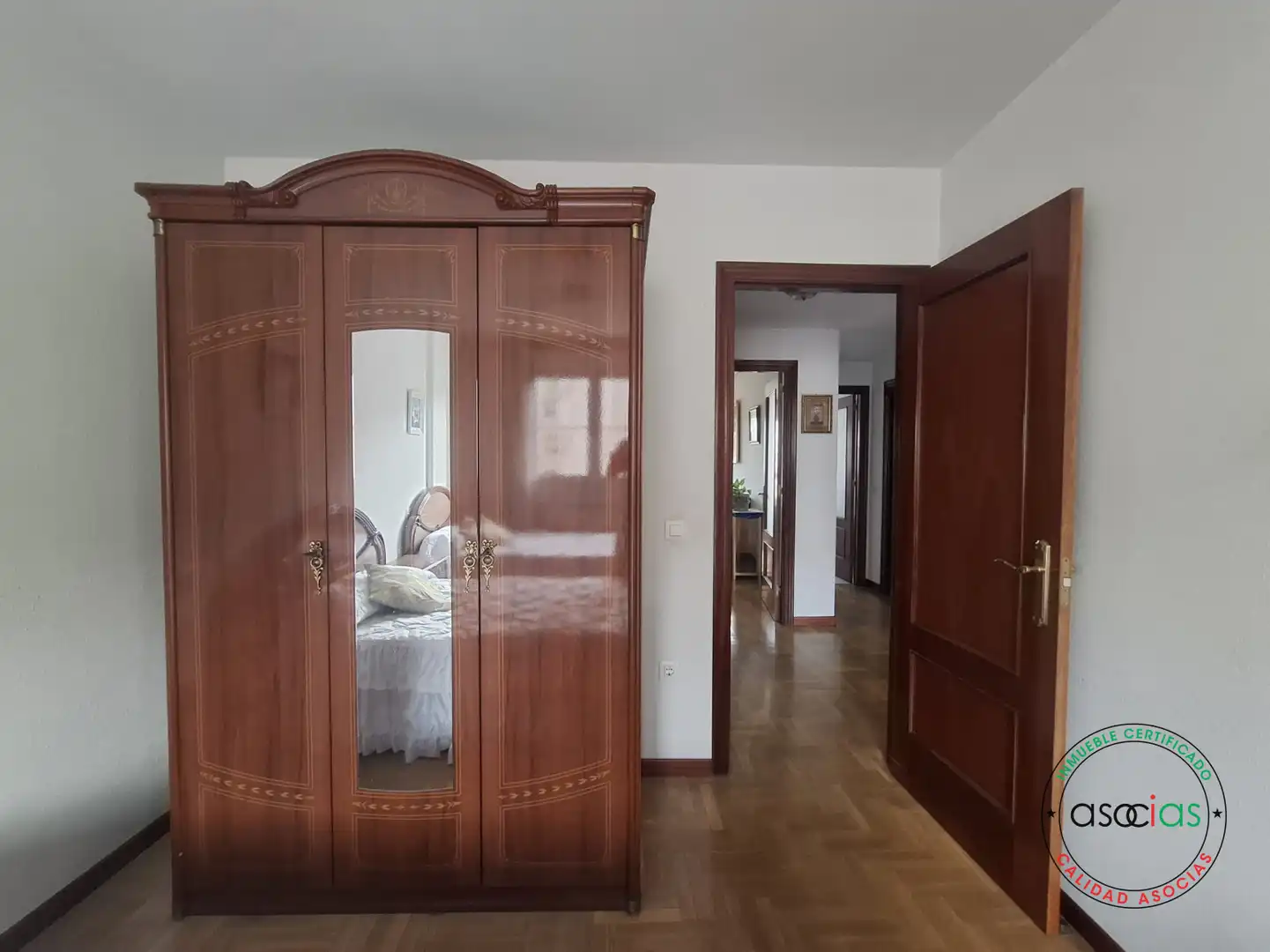 Habitación de Piso en venta en Gijón  con Calefacción, Parquet y Trastero