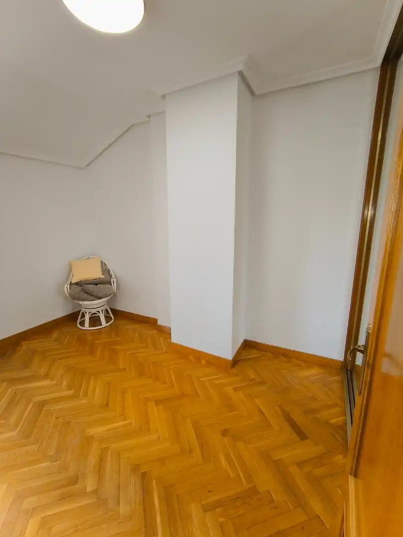 Dormitori de Àtic en venda en Palencia amb Calefacció, Parquet i Terrassa